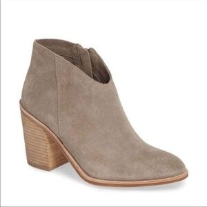 Jeffrey Campbell Kamet Neutral Tan Suede Leather Bootie Sz 8 Stacked Wooden Heel